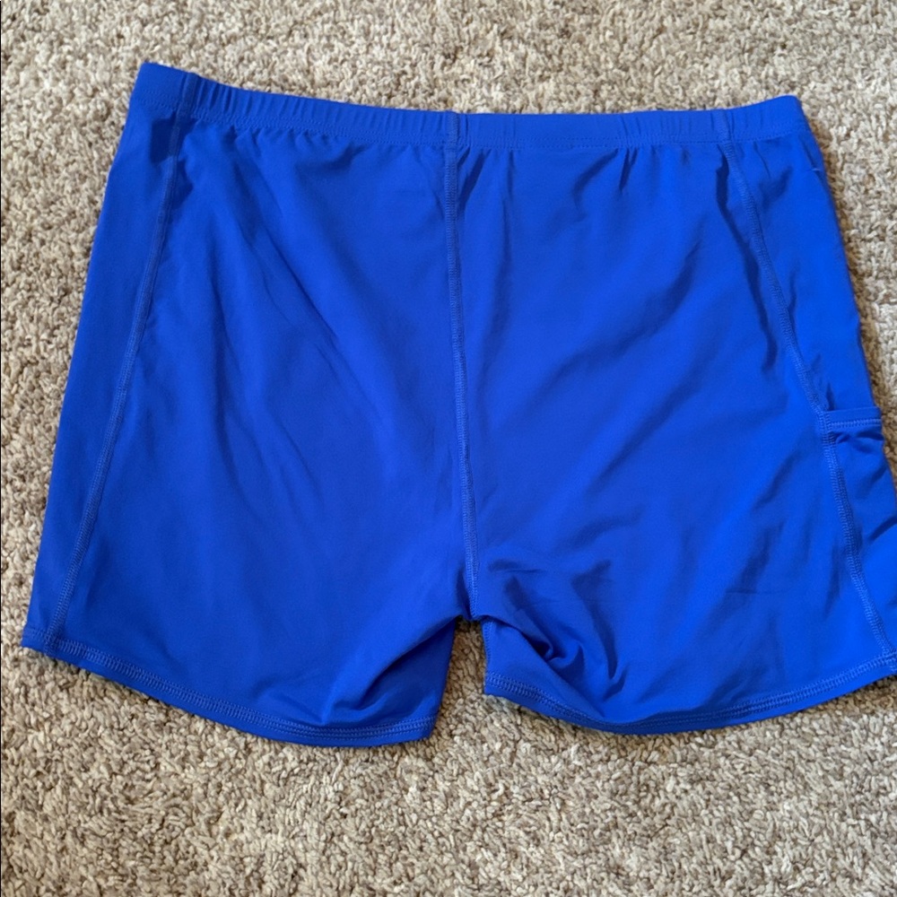 Lilly Pulitzer Luxletic Shorts - Picture 2 of 8